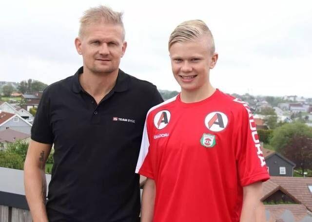 热刺告别战，孙兴慜父亲孙雄正现场观战儿子与纽卡的比赛